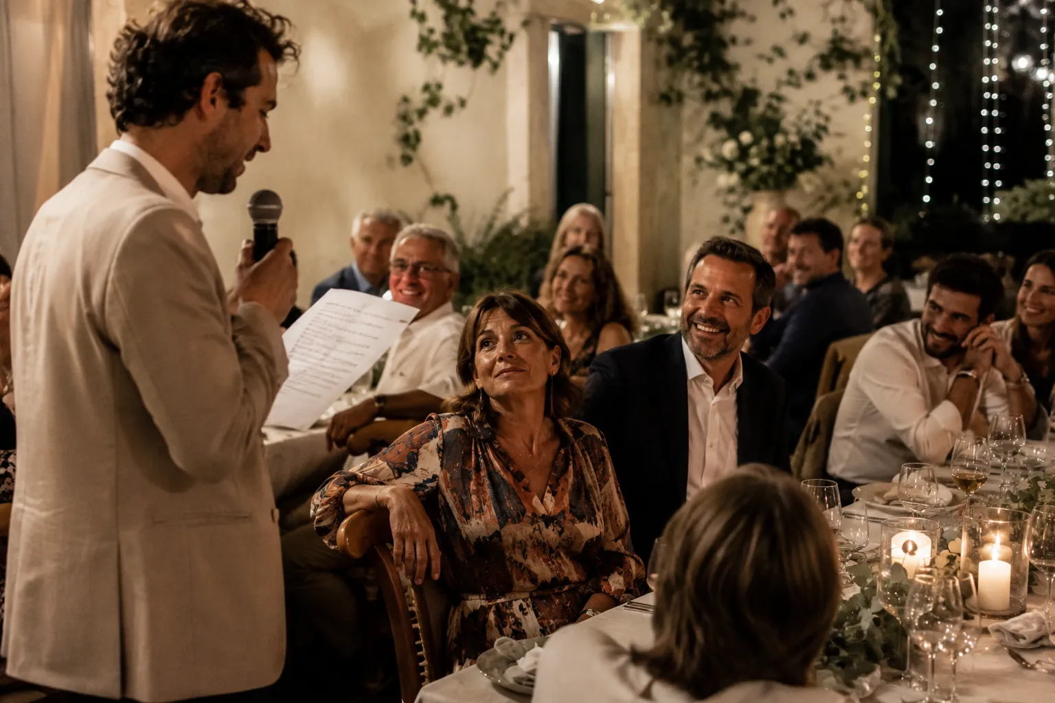 Discours au micro pendant un repas animé par Ls Événements