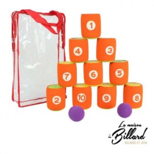Jeu de chamboule-tout avec boîtes en mousse et balles souples